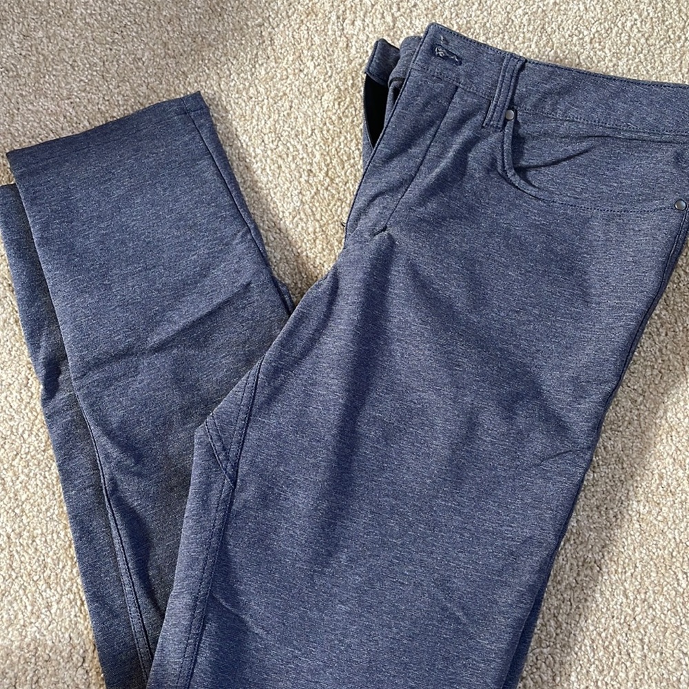 Lululemon size 33 blue zip up pants with pockets